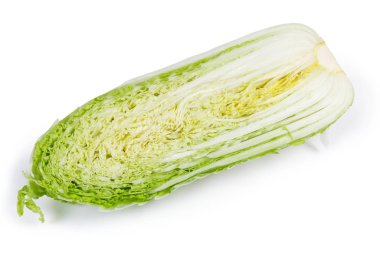 Napa lahana baş beyaz bir arka plan üzerinde yarısı