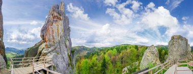 Tustan - Kalesi Ortaçağ eski Rus kale-kale, Ukrayna rock.