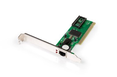 Beyaz arka plan üzerinde Pc için ağ arabirimi denetleyici kartı