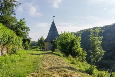 Kamianets-Podilskyi şehrinde orta düzey savunma Kravetska kulesi, Ukrayna