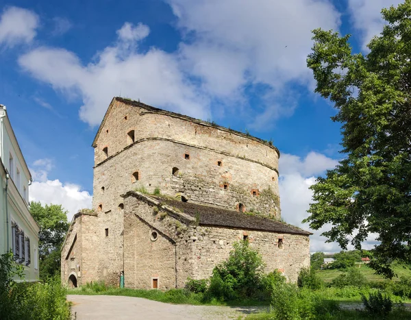 Torre defensiva medieval Stefan Batory na cidade de Kamianets-Podilskyi, Ucrânia — Fotografia de Stock