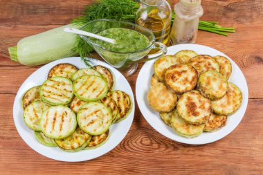 Izgara ve kızarmış pişmiş sebze marrows, bazı malzemeler, baharat