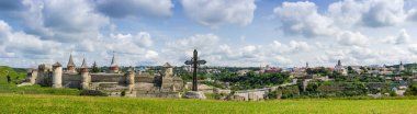 Ortaçağ kalesi ve Eski Şehir. Kamianets-Podilskyi, panoramik görünüm