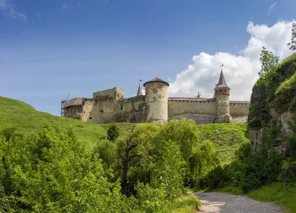 Fortaleza medieval en la ciudad de Kamianets-Podilskyi, vista desde el sur, Ucrania —  Fotos de Stock