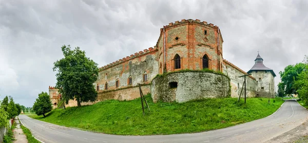 Parte settentrionale della fortezza medievale di Medzhybizh, Oblast 'di Khmelnytska, Ucraina — Foto Stock