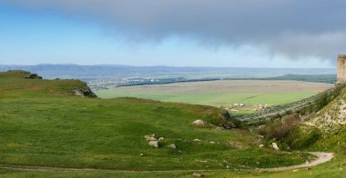Kireçtaşı platosundan vadipanoraması 