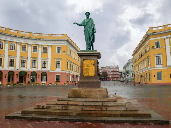 Памятник герцогу Ришелье. Приморский бульвар, Одесса, Украина — стоковое фото