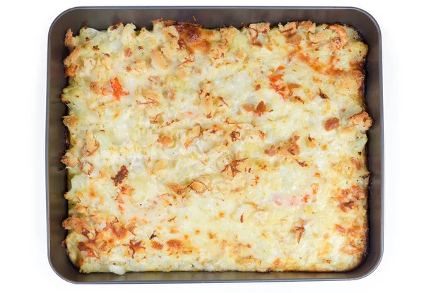 Bandeja de forno com couve-flor, queijo e frutos do mar gratinados — Fotografia de Stock