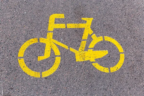 Вид сверху на дорожную разметку знака велосипедной дорожки — стоковое фото