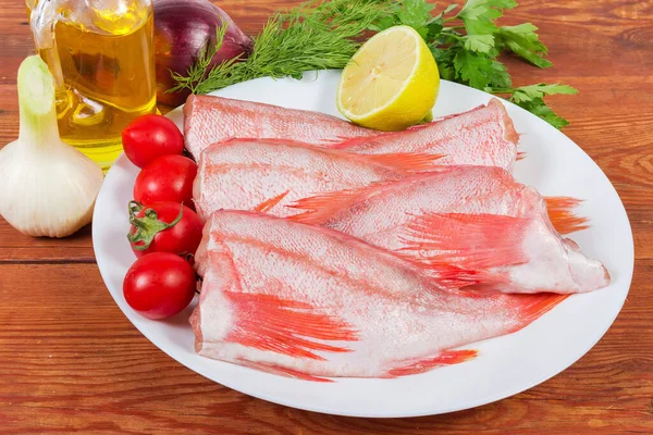 Raw Headless Gutted Carcasses Redfish Also Known Ocean Perch Dish — Stock Photo, Image