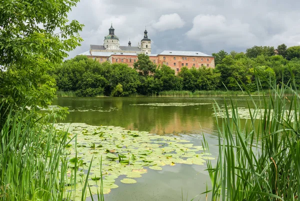 Bývalý Opevněný Klášter Řádu Nevázaných Karmelitánů Století Celkový Pohled Klášter — Stock fotografie