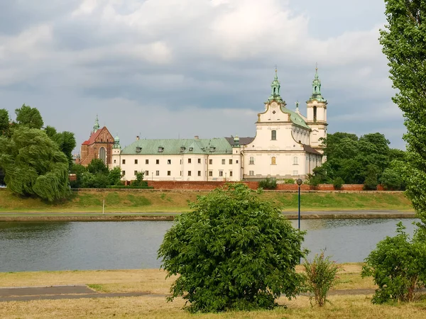 Klášter Pauline Kostel Michala Archanděla Stanislava Biskupa Mučedníka Skalky Pohled — Stock fotografie