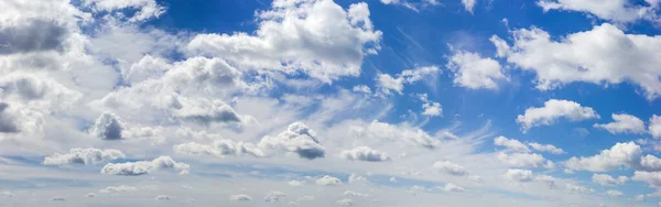 Parte Del Cielo Con Cumulo Nuvole Cirri Nella Giornata Estiva — Foto Stock