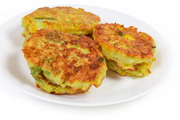 Buñuelos Arroz Salados Fritos Con Verduras Plato Blanco Sobre Fondo —  Fotos de Stock