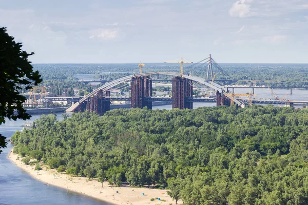 Metro Automobile Bundna Bågbro Med Bågformade Överbyggnad Över Floden Byggandet — Stockfoto