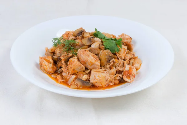 Portion Haricots Avec Champignons Poulet Dans Sauce Tomate Sur Plat — Photo