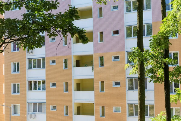 Fragmento Fachada Edifício Complexo Apartamento Vários Andares Moderno Visão Com — Fotografia de Stock