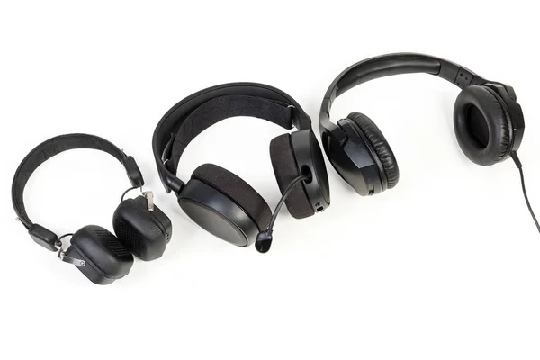 High Fidelity Headset Und Kopfhörer Mit Ohrpolstern Unterschiedlicher Art Auf — Stockfoto