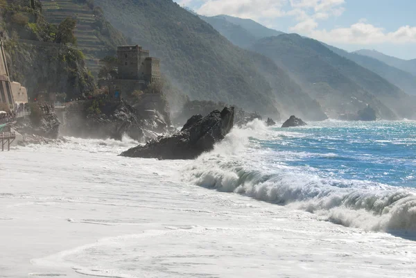 Wave Breaks Rocky Coast Beach Terre Castle Path Next — Stock Photo, Image