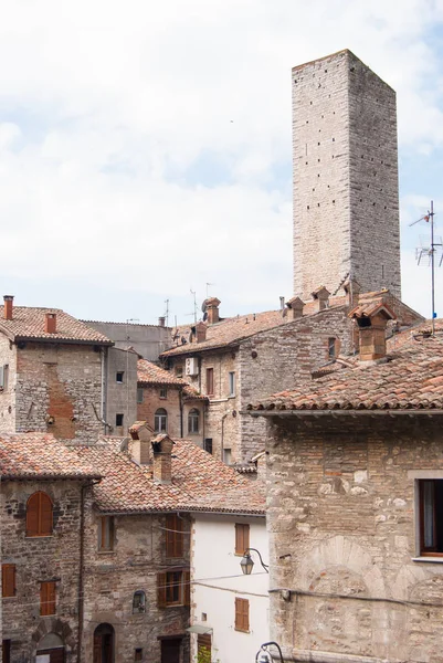 Gubbio Ortaçağ Şehir Onun Tarihi Taş Binaları Ile Küçük Parçası — Stok fotoğraf