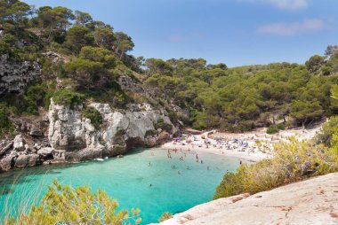 Cala Macarella yoldan en ünlü plajlarından görüntüleyin