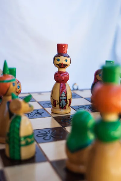 Drawing russian king pawn during a chess match