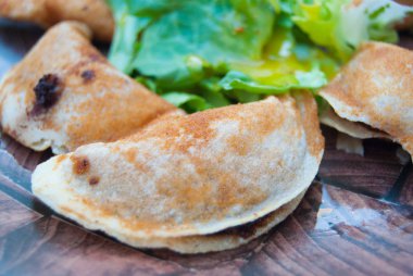 Küçük bir İspanyol kroket içinde etli olarak üç sandviç