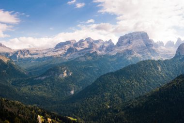 Çok yıllık buzul Adamello Brenta Dolomites, site Trentino Alto Adige ile bulutlu gökyüzü
