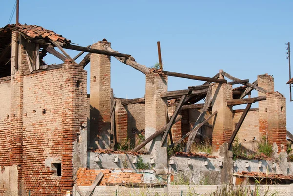 Ancienne Ferme Dangereuse Sans Toit Complètement Détruite — Photo