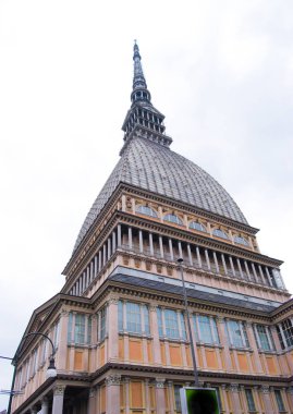 Torino'nun Köstebek Antonelliana sembolü
