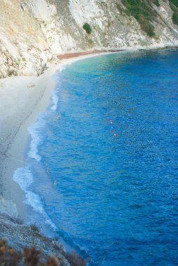 Toskana adasının Sansone sahil şeridine genel bakış