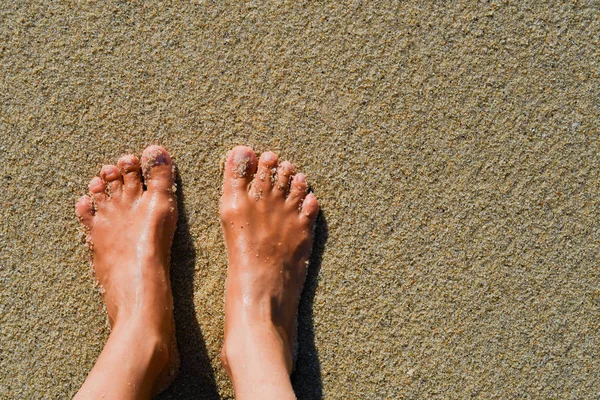 Pés na areia — Fotografia de Stock