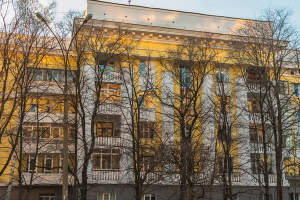 Yekaterinburg Sverdlovsk Rússia 2018 Belo Edifício Histórico Amarelo Com Colunas — Fotografia de Stock