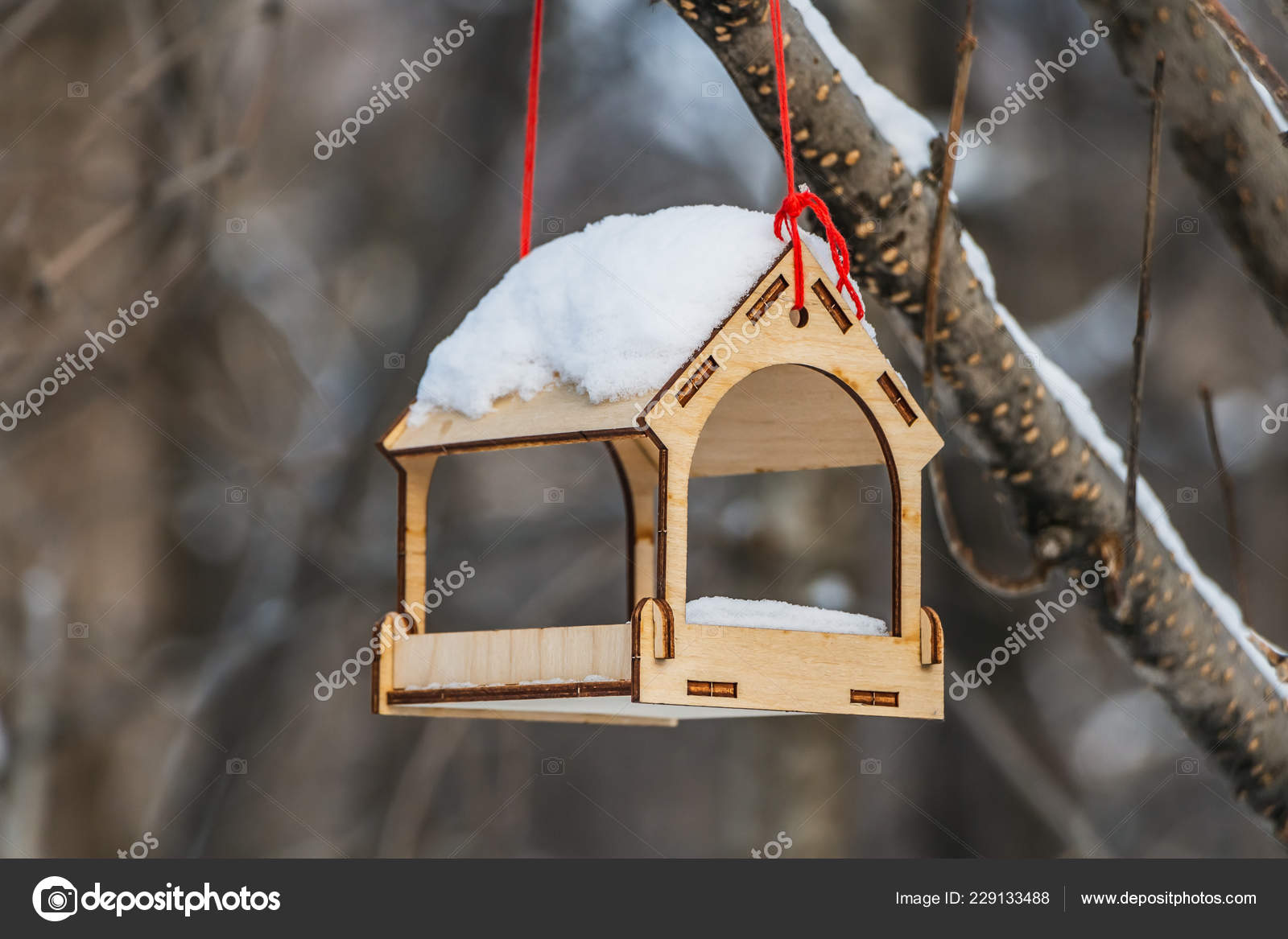 New Yellow Bird Squirrel Feeder House Plywood White Snow Roof