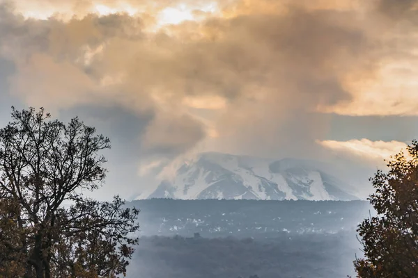 Una Hermosa Vista Erupción Del Volcán Etna Con Humo Nieve — Foto de Stock