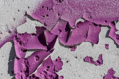 Fotoğraf delikleri ile beyaz ve pembe ve yeşil mavi renk boyalı eski beton duvar parçası güzel yatay doku