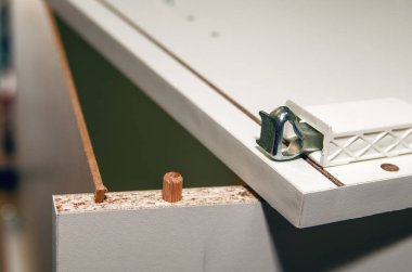 Mobilya üretim yakın çekim için parçalar kurulu Sunta kesme