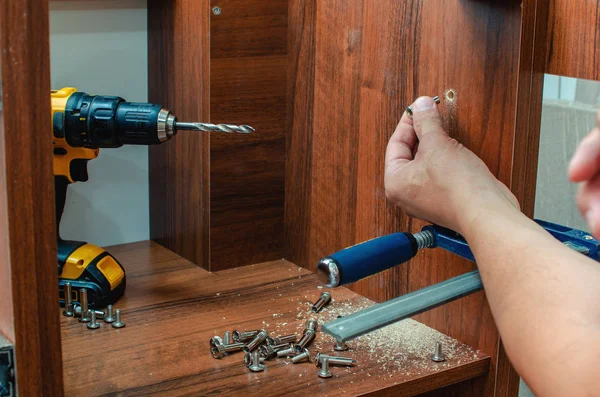 Meubels Luifels Kunnen Worden Geschroefd Met Schroeven Aan Kast Deur — Stockfoto