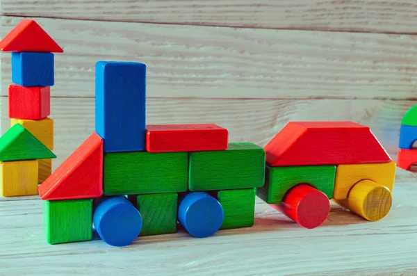 Diseñador de madera para niños de bloques de una forma diferente — Foto de Stock