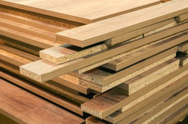 tahta yonga mobilya üretimi için parçalar kesti