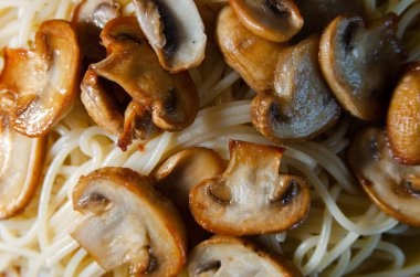 Makarna, Spagetti kızarmış champignon mantar, closeup ile