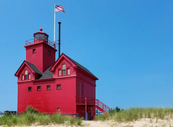 オランダ ミシガン州港の赤灯台 — ストック写真
