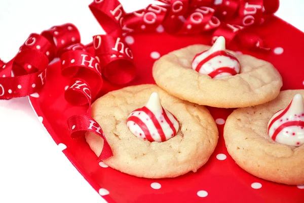 Közelkép Cukor Cookie Vörös Fehér Pöttyös Lemez Csíkos Édességet Göndör — Stock Fotó