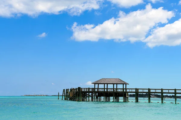 Boş Rustik Ahşap Iskele Turkuaz Renkli Nassau Bahamalar — Stok fotoğraf