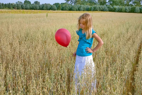 Young Caucasian Girl Michigan Wheat Field Red Balloon — Stock Photo, Image