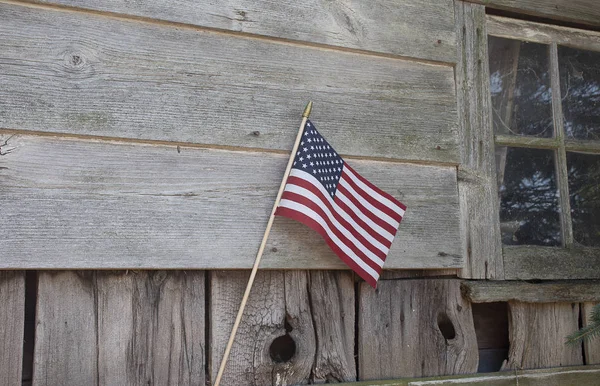 American Flag Weathered Rustic Wood Cabin Wall — Stock Photo, Image