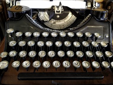 beyaz kağıt ile vintage typewrite yakın