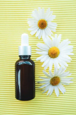 Papatya yağı, düz ile şişe, bio, organik, doğal kozmetik kavramı yatıyordu