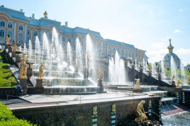 Peterhof, Saint Petersburg, Rusya - 06 Haziran 2019: Grand Cascad