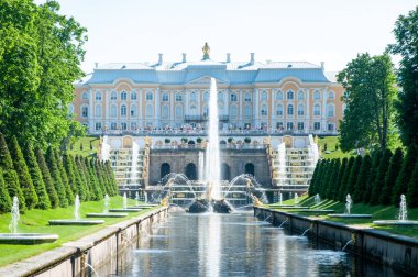 Peterhof, St Petersburg, Rusya - 06 Haziran 2019: Grand Palace an